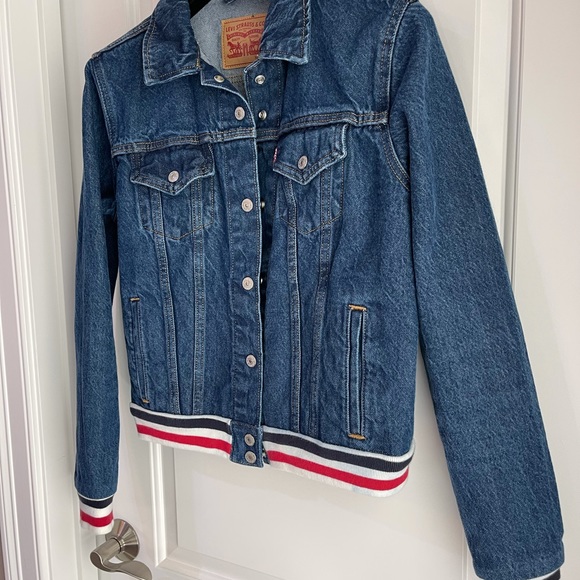 Levi’s Jean Jacket - Picture 3 of 4